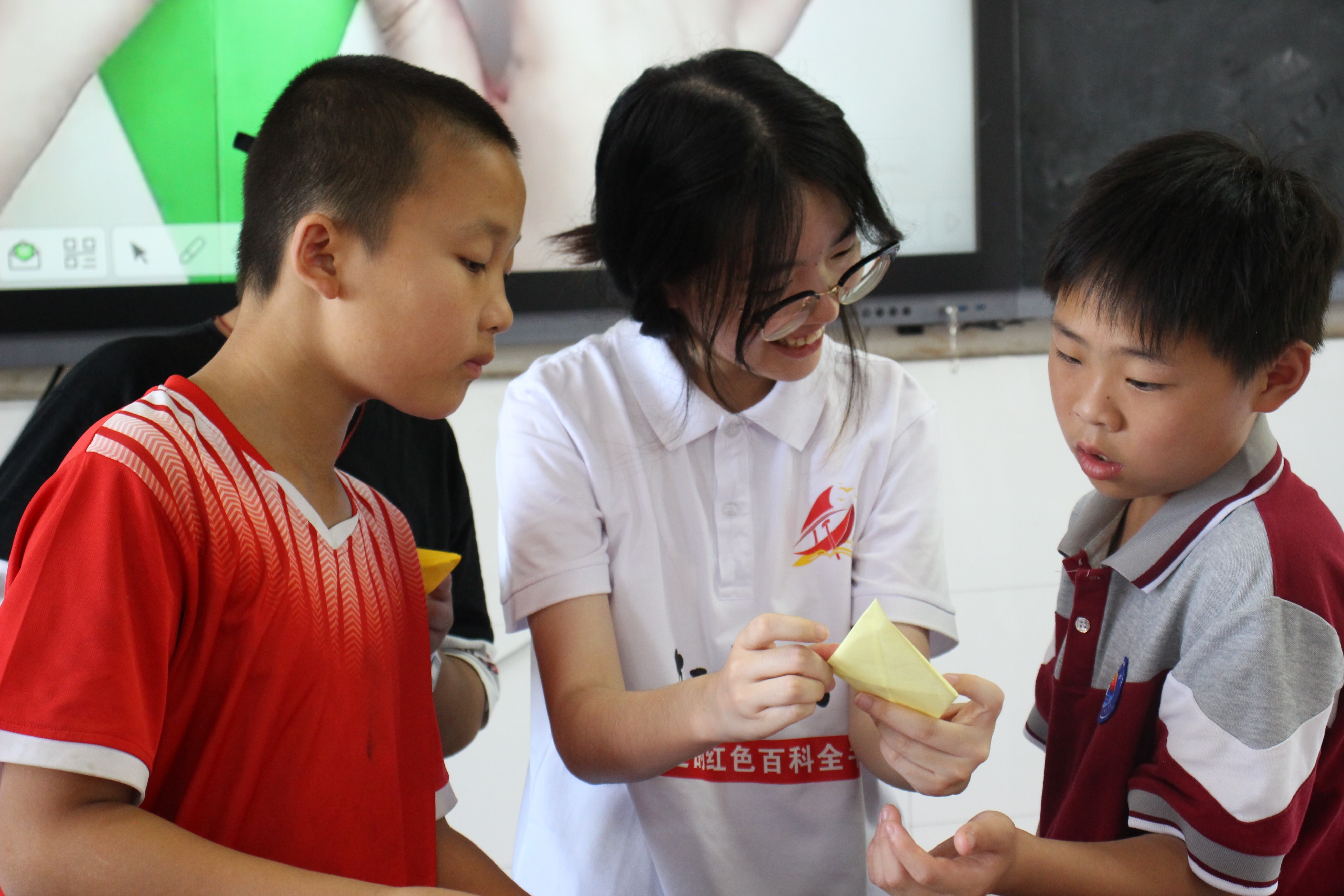 折纸手工制作活动方案,手工折纸观摩课堂