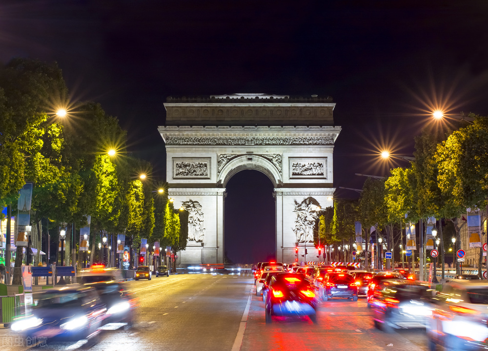 法国巴黎著名景点英文介绍,巴黎名胜古迹详解