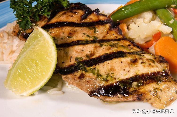 减肥晚餐吃什么掉秤快,减肥晚餐不吃不掉秤