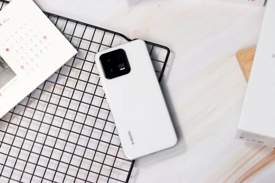 小米13真的能对标苹果14吗,小米13真的比苹果14promax好吗