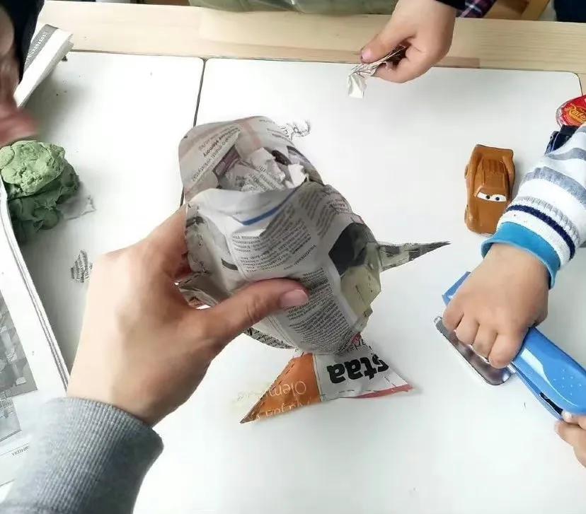 报纸小动物手工图片,纸箱画手工制作动物