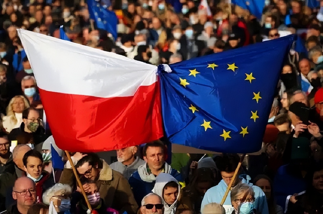 波兰现在强吗,波兰为什么会被苏德两个国家夹击