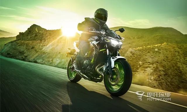 川崎异兽650二手跟春风650哪个好,春风650和川崎650哪个好