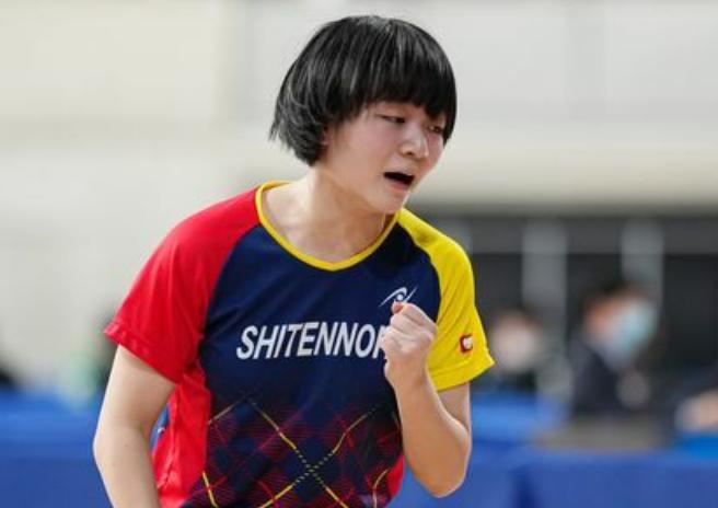 乒坛大爆冷！奥运冠军输给18岁高中生，伊藤美诚眼神空洞接受失败