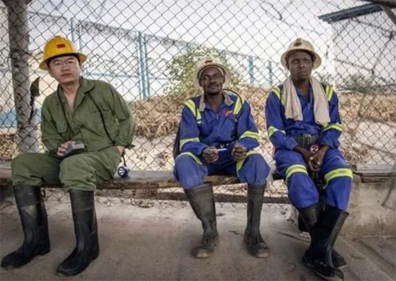 “中国这次亏大了！”西方唱衰的非洲烂矿，中国为何赚到了钱？