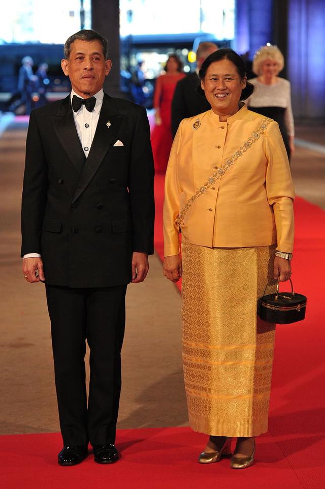 到泰国旅游可别乱买弯弯扇，它是身份的象征，当地只有一种人会买