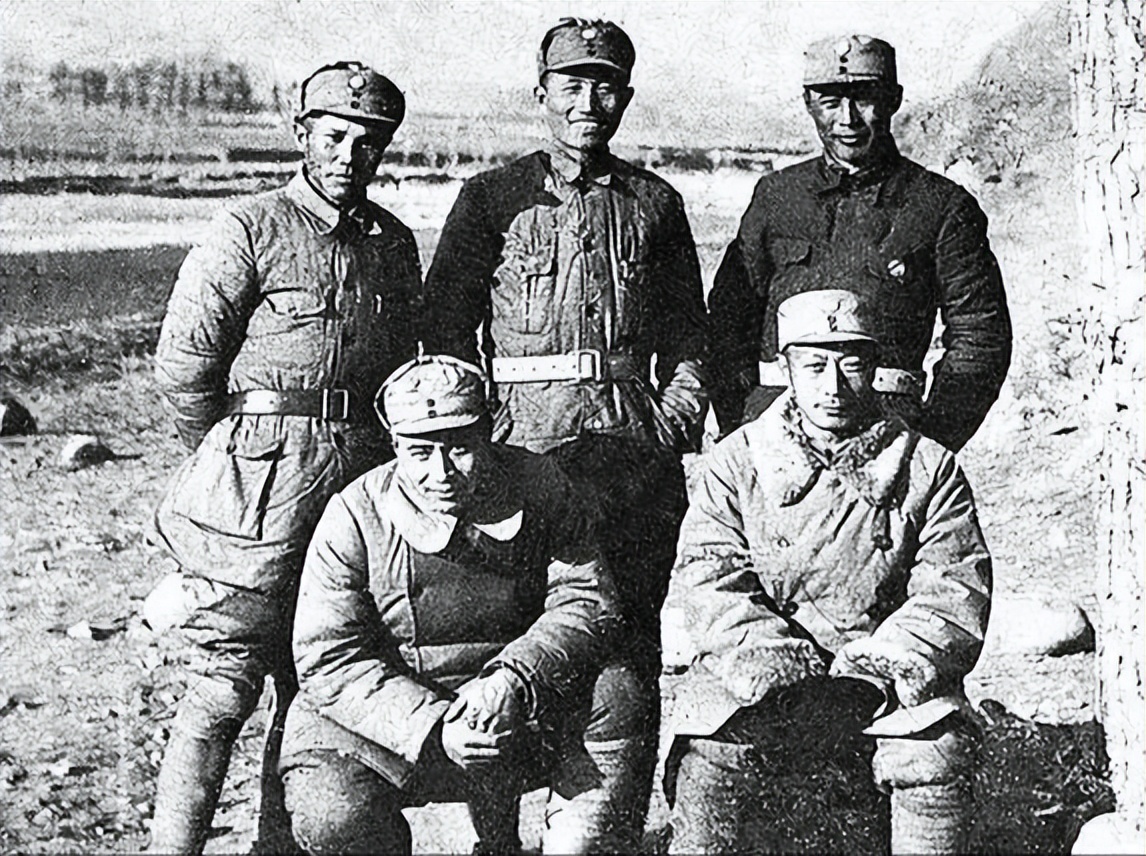 1954年的特殊葬礼：周总理带头执绋，5位元帅一同送别老战友