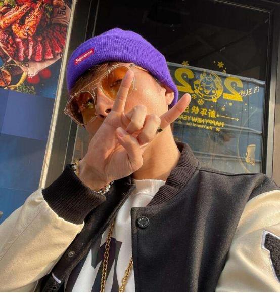 帝师：“最强风水师”，直播间扇员工耳光，连王思聪都看他直播？