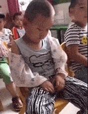 女朋友平胸我该怎么安慰,女朋友平胸该怎么安慰