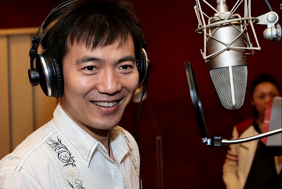 黄健翔解说罗纳尔多退役,黄健翔06年世界杯为什么辞职