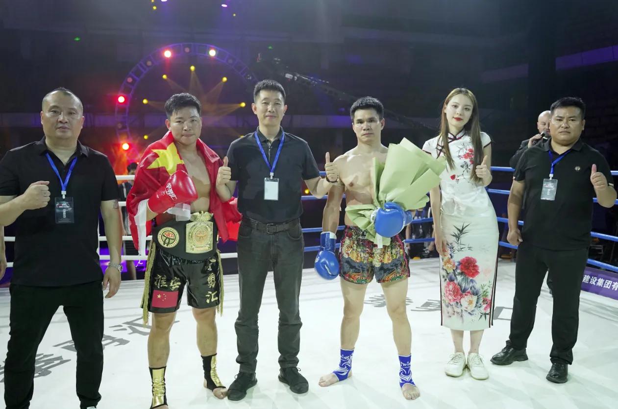 “淮城决”燃爆淮安！刘勇夺得WKA亚洲金腰带！