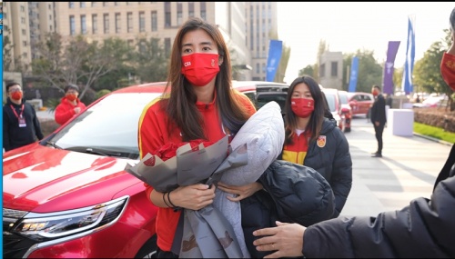 女神节致敬每一位最美巾帼英雄,铿锵玫瑰荣耀绽放致敬中国女兵