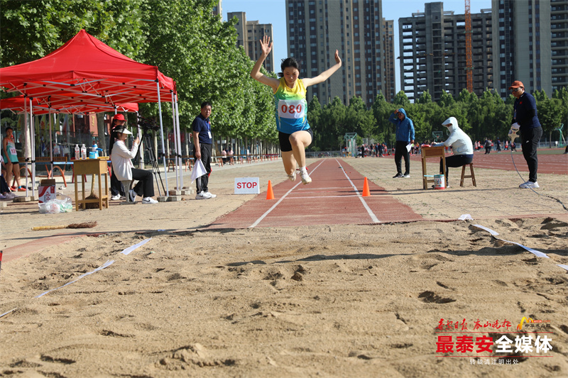 “强国有我奔跑少年”2023年*安泰**市青少年体育联赛田径比赛暨中学生田径运动会开幕