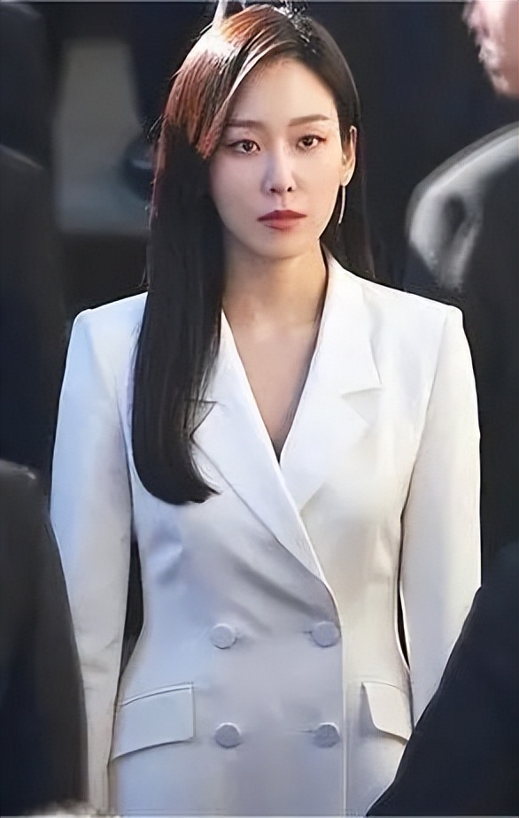 这才是大女主该有的气场,韩剧珠宝