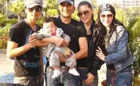 被84岁谢贤养了12年,被谢贤养了12年的coco