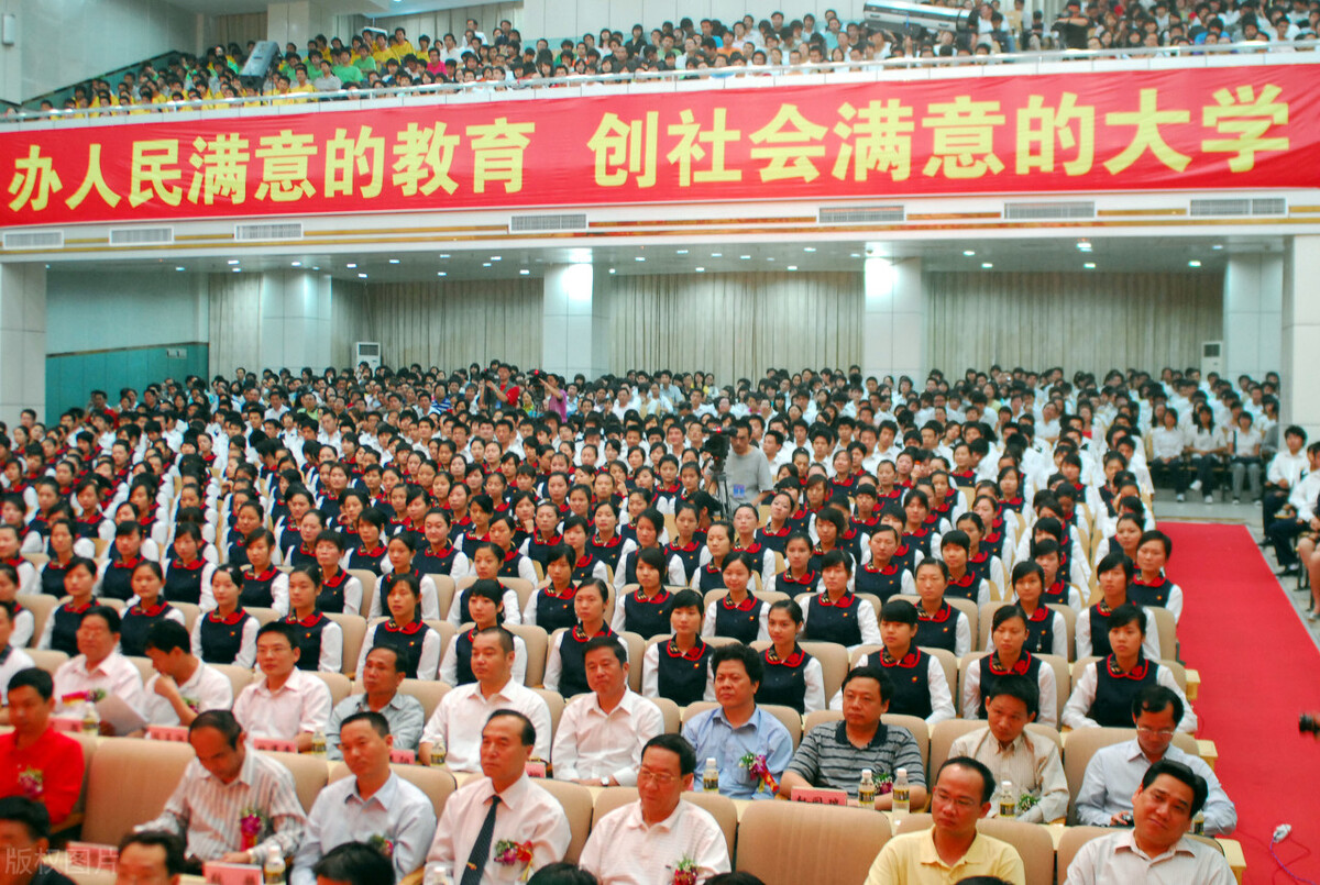 专升本两年大概能花多少钱,专升本到底要花多少钱