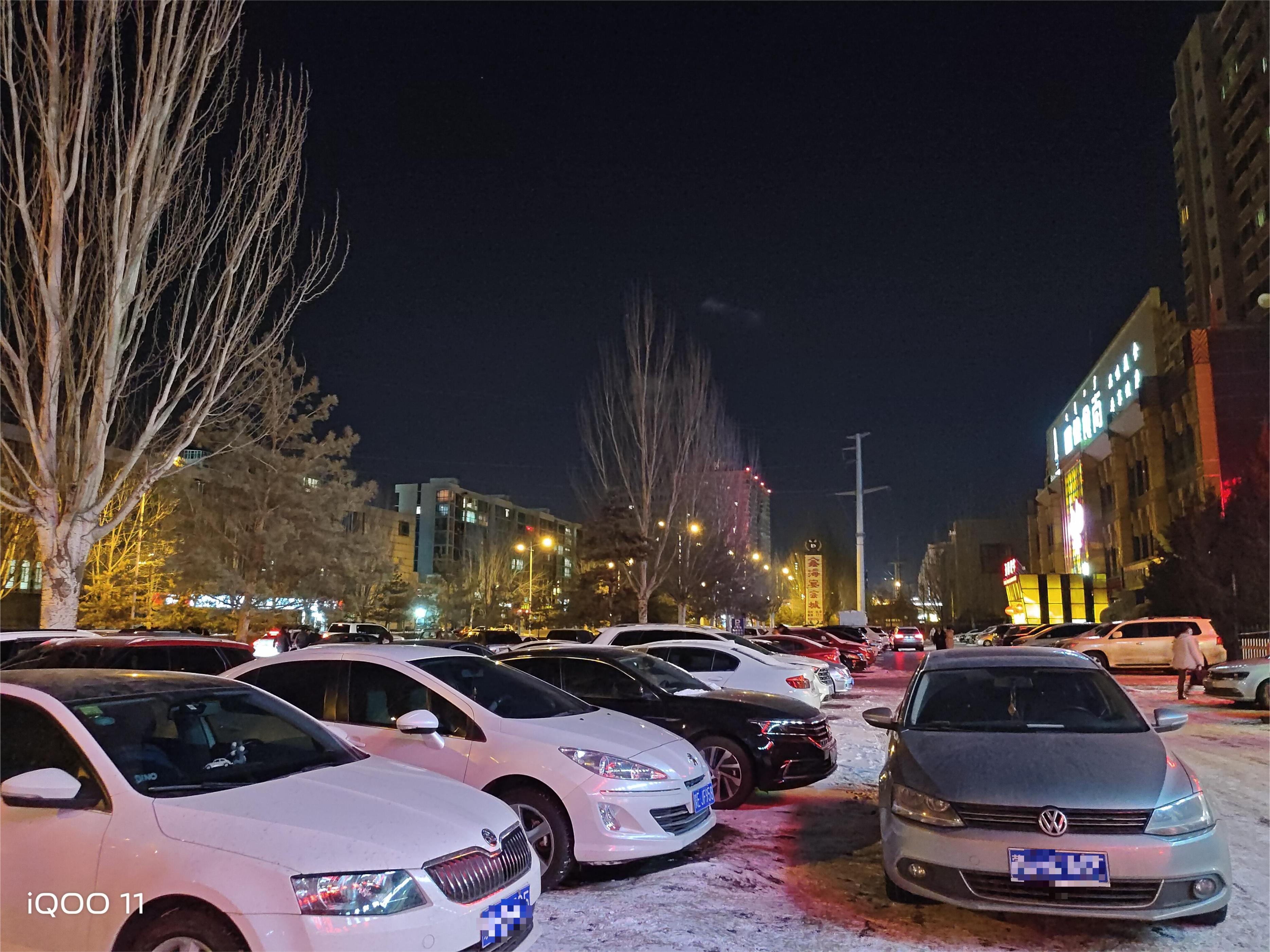 iQOO11是地表最强直屏旗舰吗,国产直屏旗舰iqoo11测评拍摄