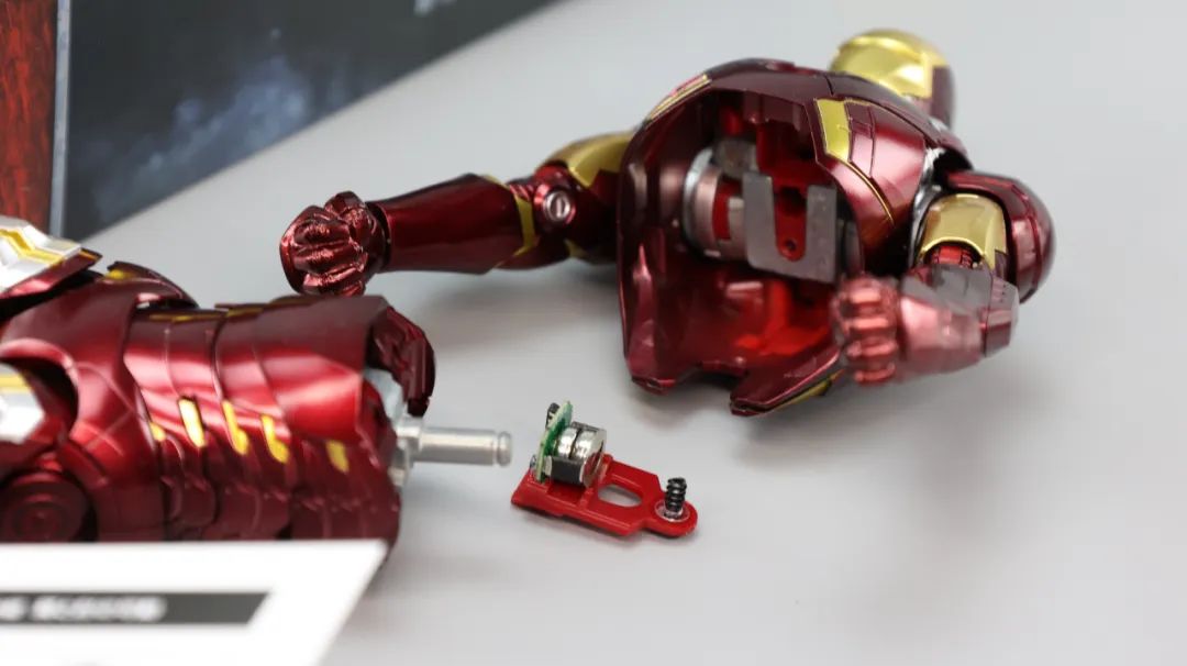 钢铁侠的最强战甲是哪个,钢铁侠最强战甲vs蝙蝠侠最强装甲