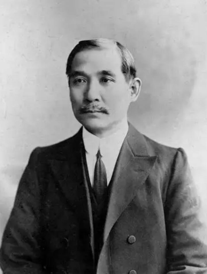 毛主席的水晶棺：纯度99.9999%，能抗8级地震，至今无人能再做