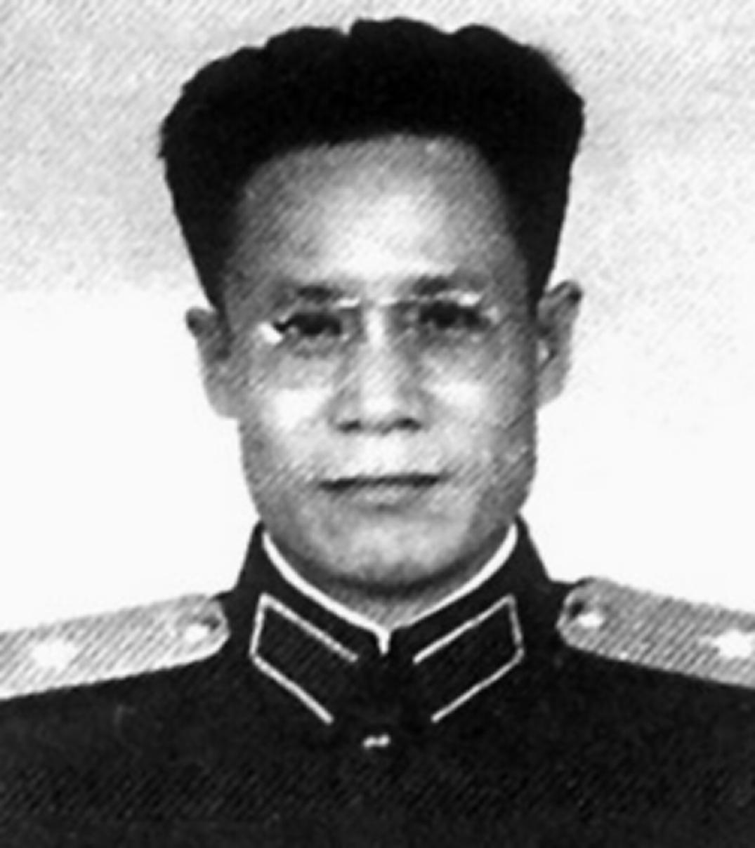 黑狸虎王兆相,黑狐王被小虎拿石头砸死