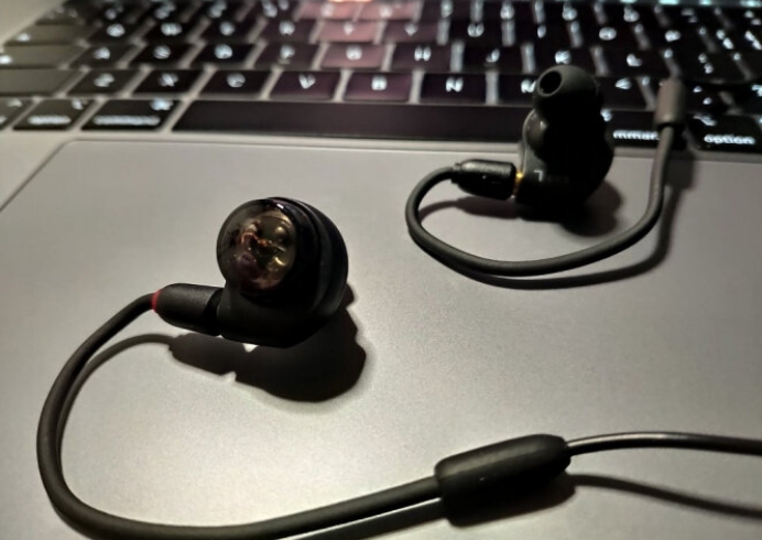 iphone15promax倍思有线耳机,立体声耳机和经典好音质耳机