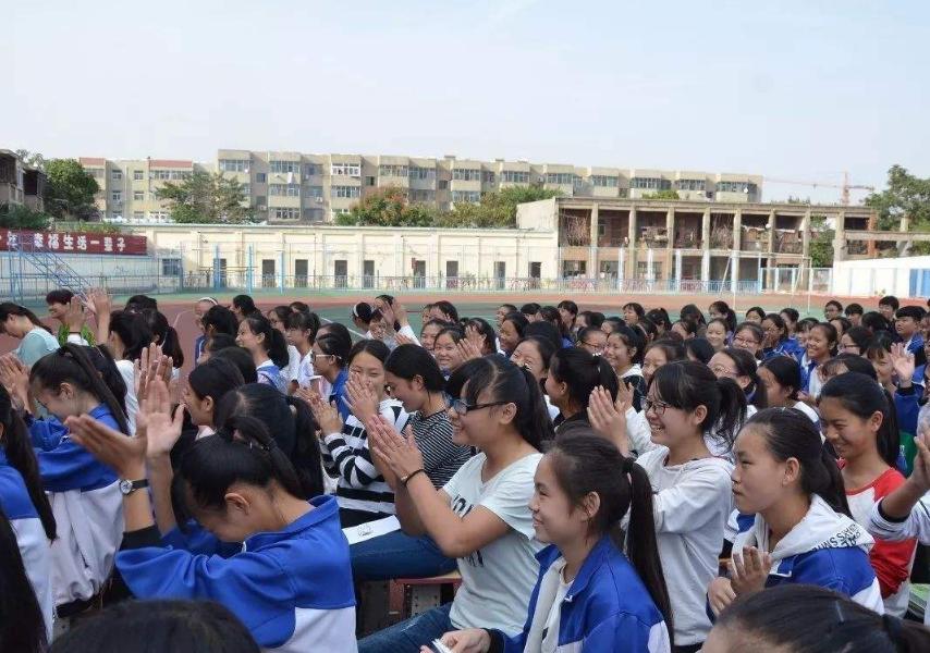 高考体检要“全*光脱**”？身高不到1米5不能考试？学生难以接受