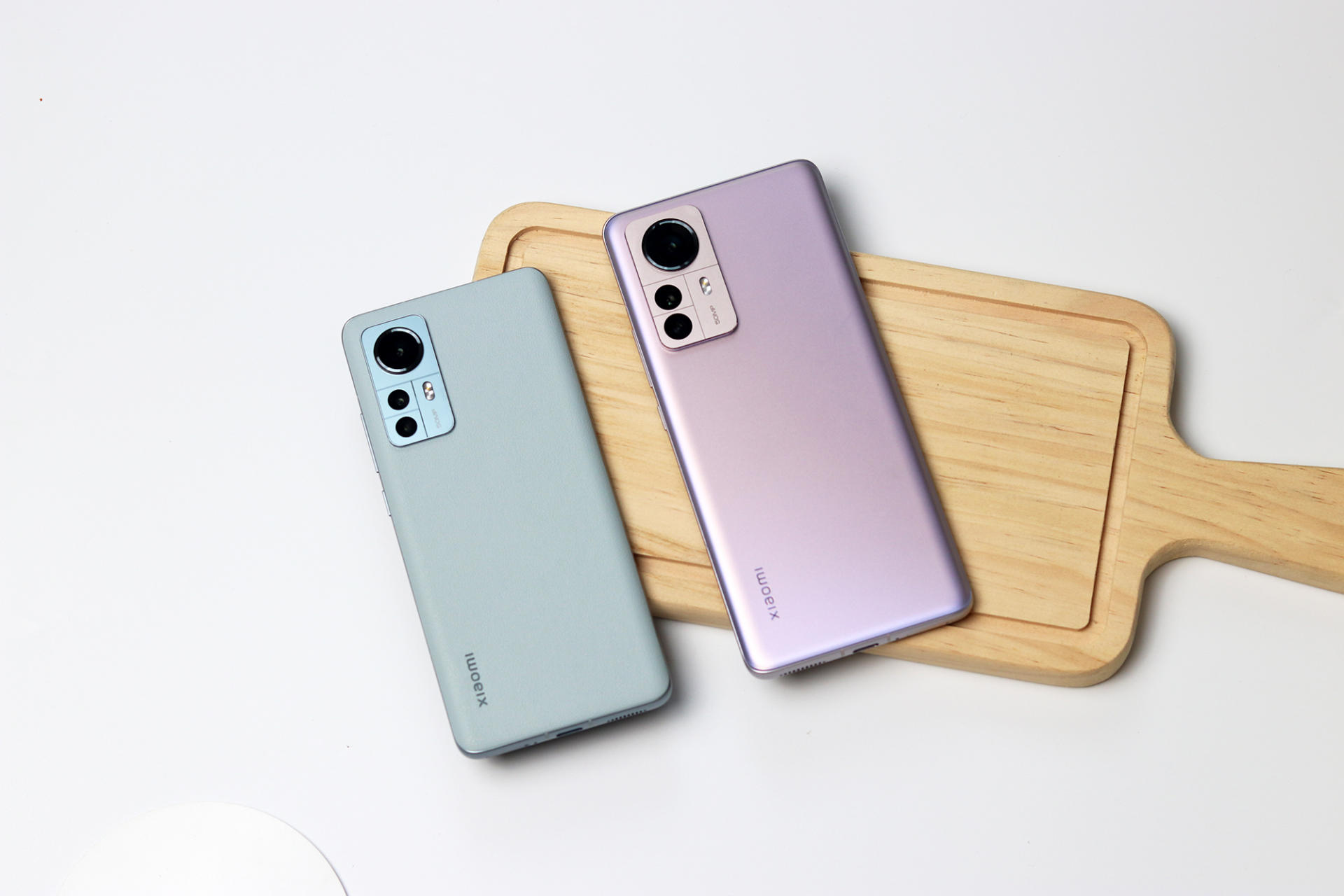 小米12海外陆续发布！价格公布：比国内贵这么多？