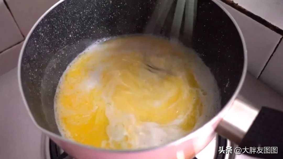 酥皮奶油泡芙的做法烤箱,做泡芙酥皮的手法练习视频