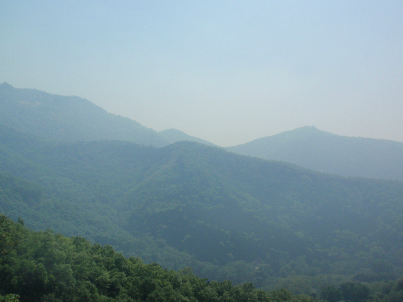 泰山扇子崖西边是傲来峰吗,泰山西麓