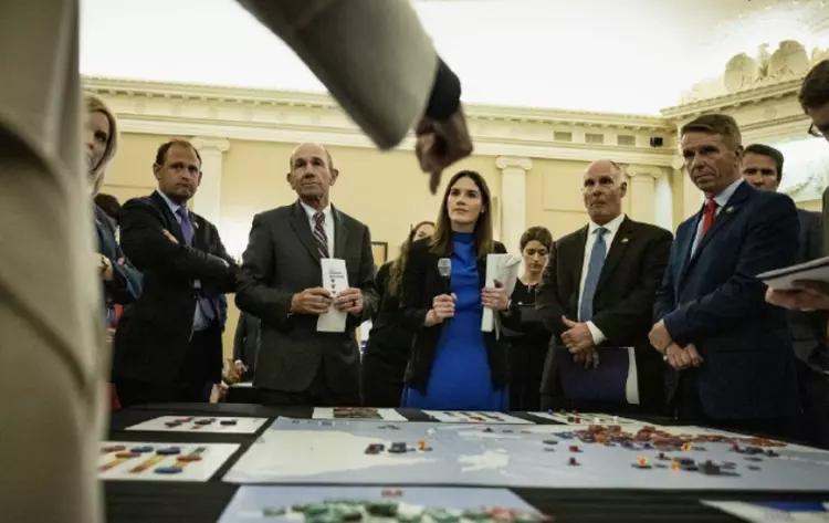 美议员比美将军还好战!亲自下厨炒一碟兵棋推演,要全副武装台湾