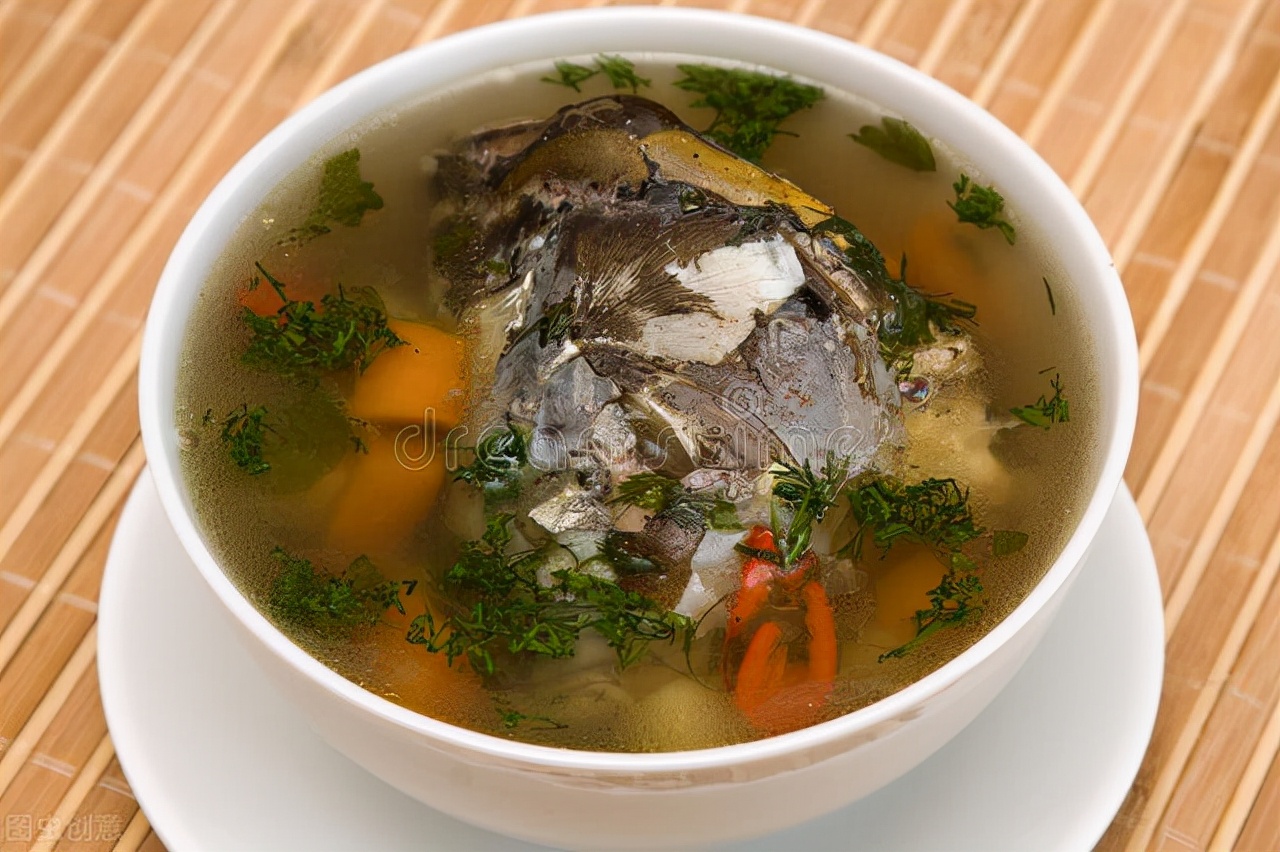 银耳木瓜鲤鱼汤月子餐做法,四宝鲤鱼汤月子餐做法