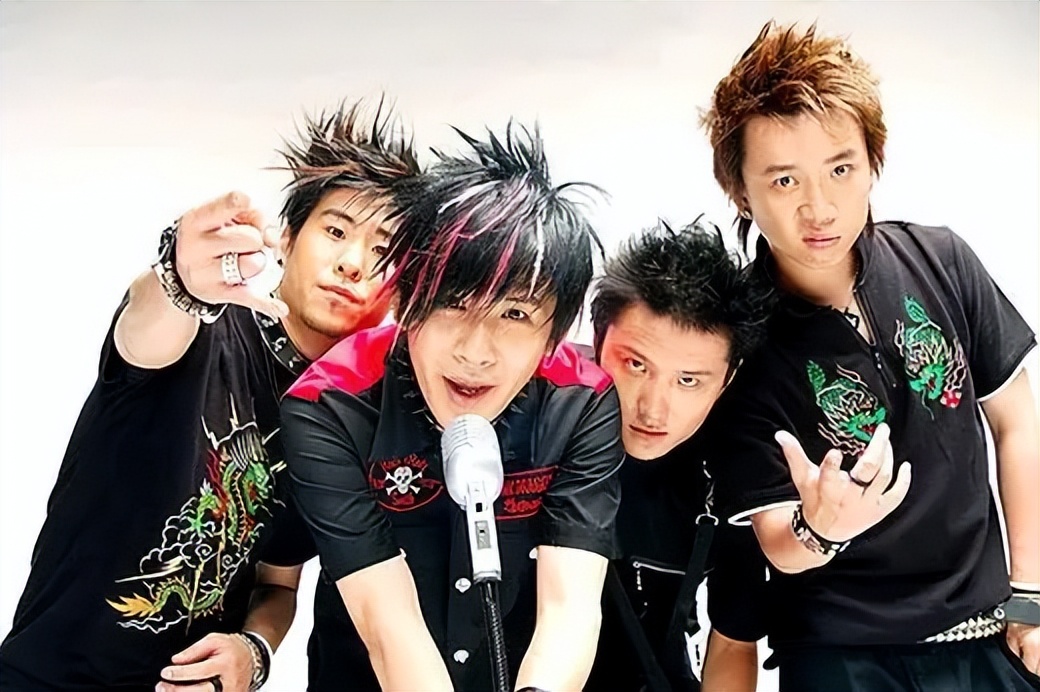 互殴、单飞、结婚，巅峰时突然解散的7个乐队，共富贵有这么难吗