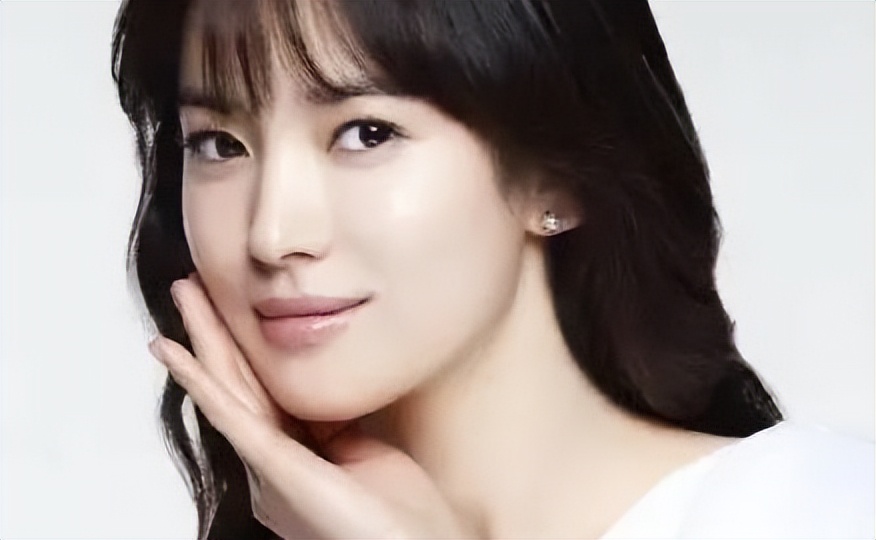 化妆品精华液的正确用法,珀莱雅精华液的正确用法