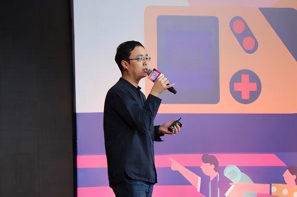 身家210亿的程序员曾暴亏三分之二,他曾是银行行长辞职创业