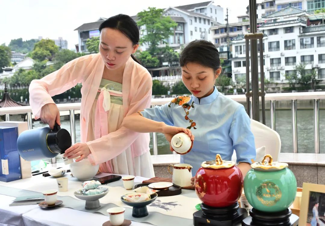 黔茶飘香2017,黔茶飘香都匀毛尖茶