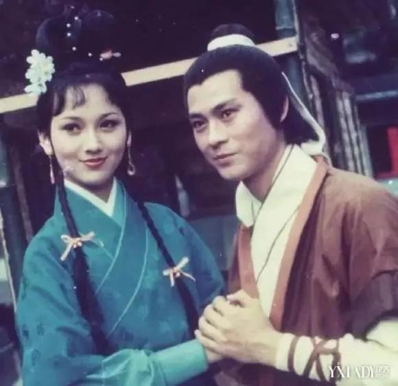 他红了30年和妻子分居却零绯闻,她红了之后