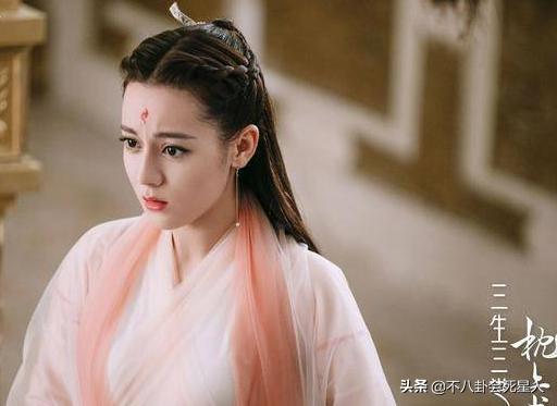 大美人也不能太瘦！5位过瘦的女星，脸挂不住肉，老相突出