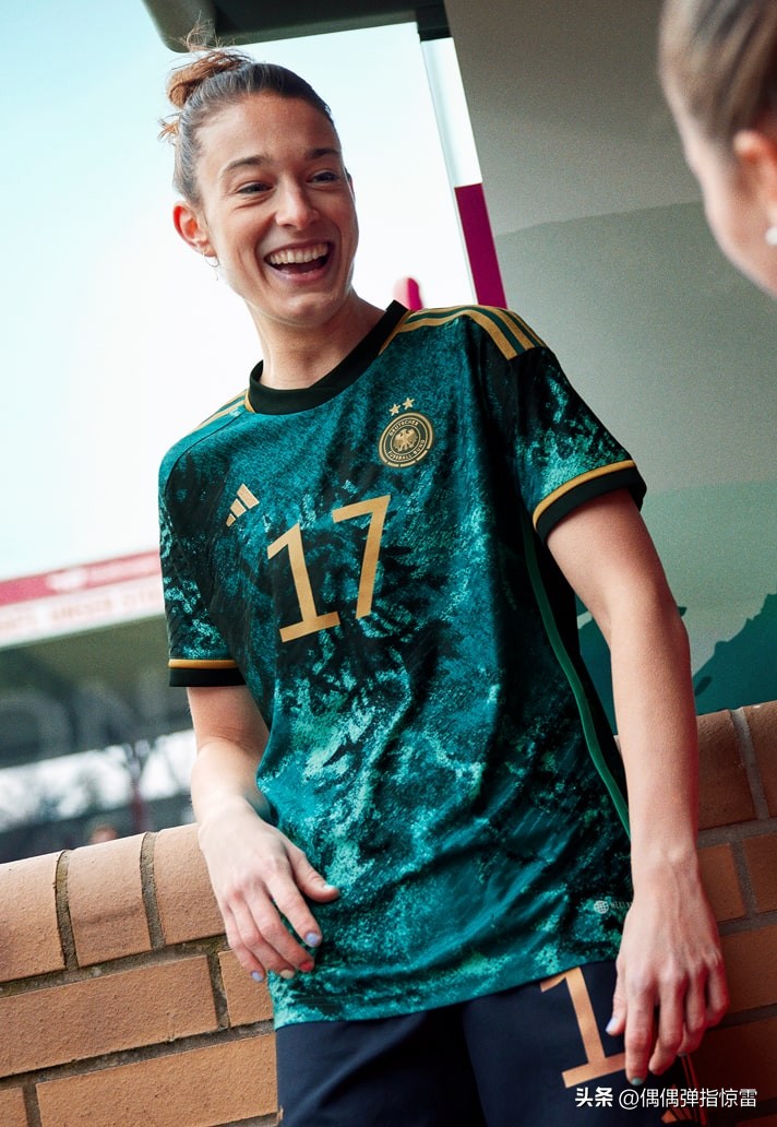 阿迪达斯女足新款,阿迪达斯2023女足训练球