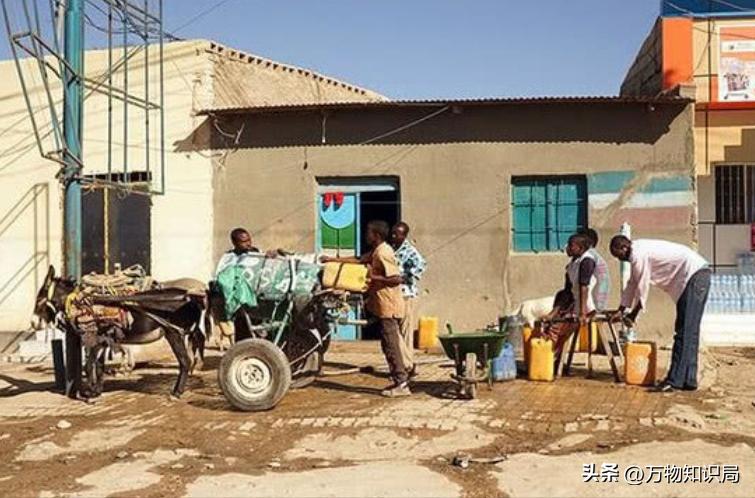 非洲索马里兰人用麻袋装钱，却个个瘦骨嶙峋，这是为什么