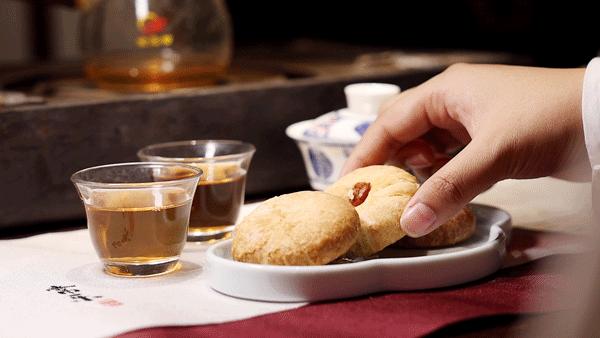 承包你一天的吃喝玩乐，酸菜鱼，烧烤，电竞...全都有