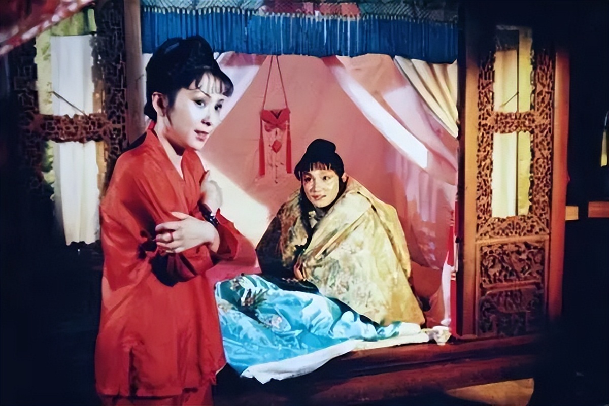 比高领毛衣取暖花样多，马克龙更应引入红楼梦、琅琊榜等古装剧