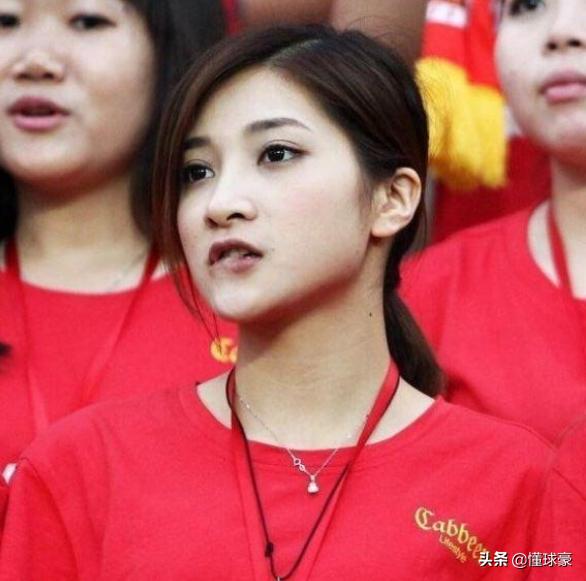 演小品就能挣脸？董路嘲讽巩汉林是球盲，国脚回应拆董路的台