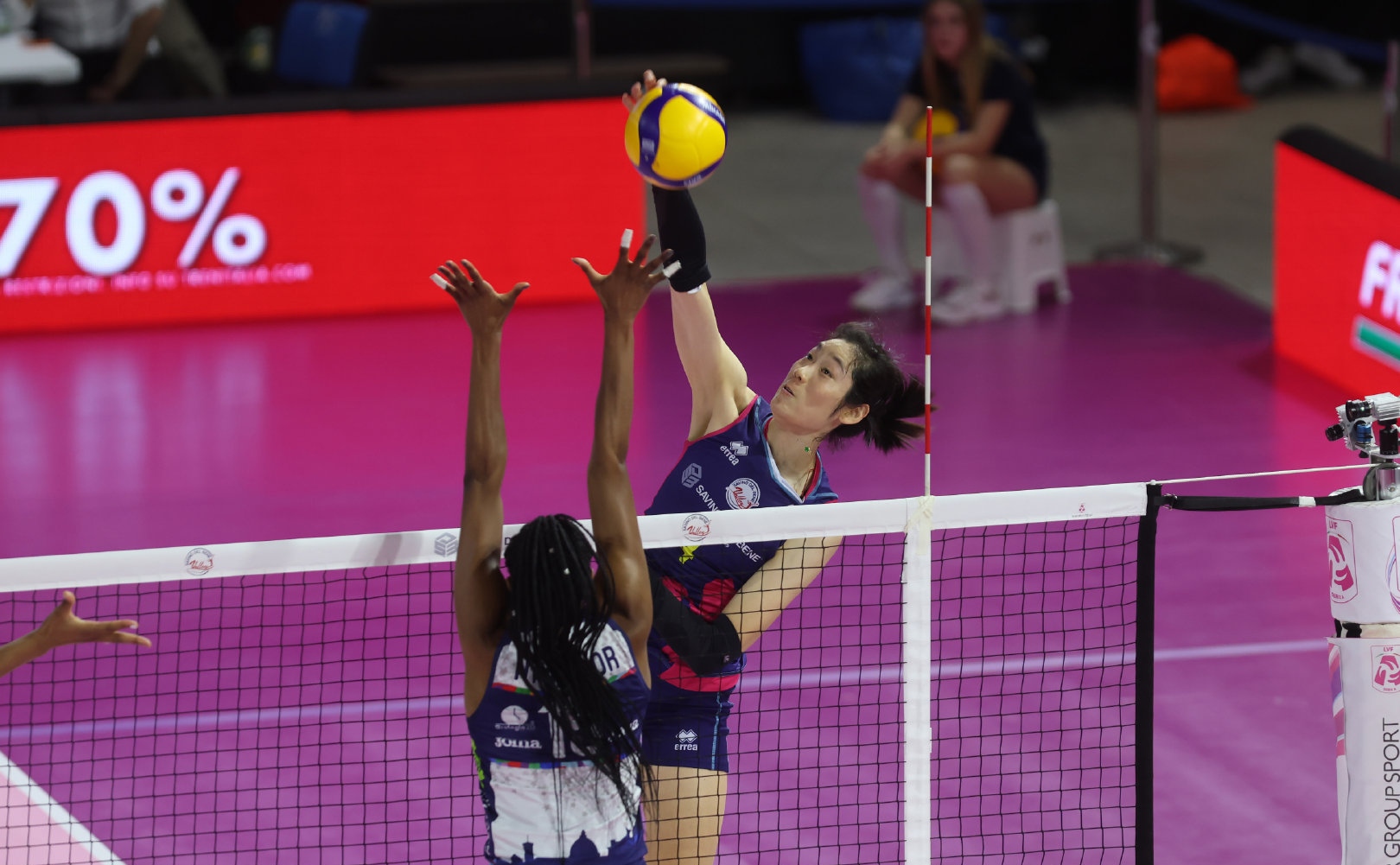 朱婷20分决胜局斯坎迪奇对决,朱婷28分挽救5赛点决胜