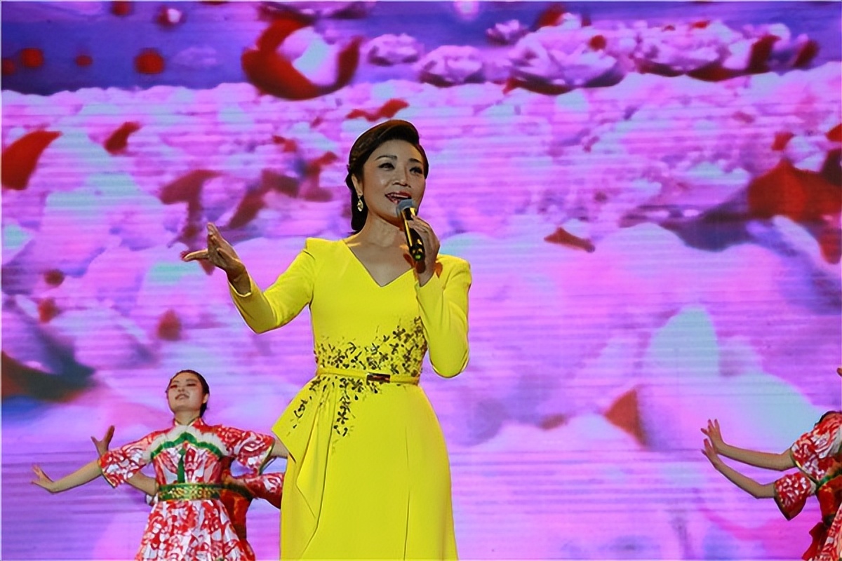 李丹阳她妈妈的葬礼全过程视频,歌唱家李丹阳父亲多少岁去世