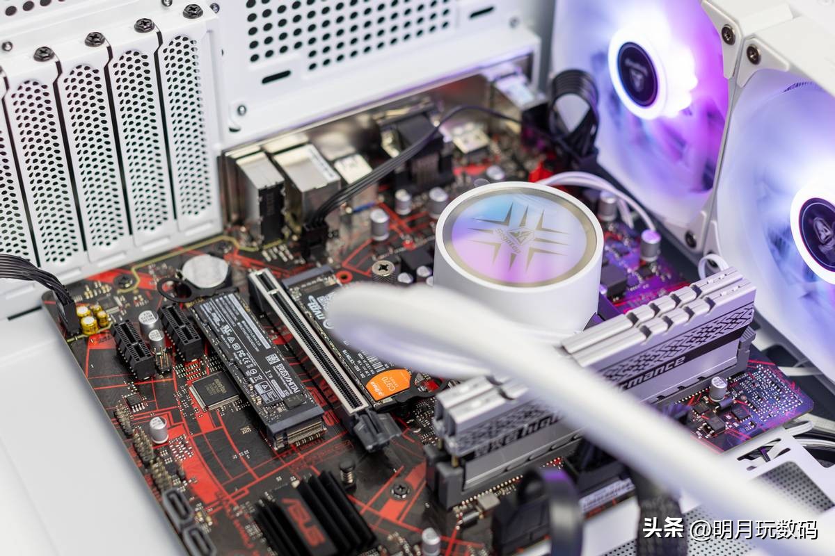 固态硬盘如何选？速度稳定是关键，致态TiPlus7100NVMeSSD体验