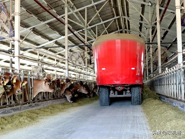库恩饲料搅拌机,库恩农业机械青贮搅拌机