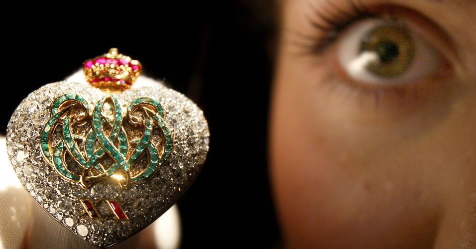 温莎公爵夫人珠宝拍卖,温莎夫人奢华珠宝