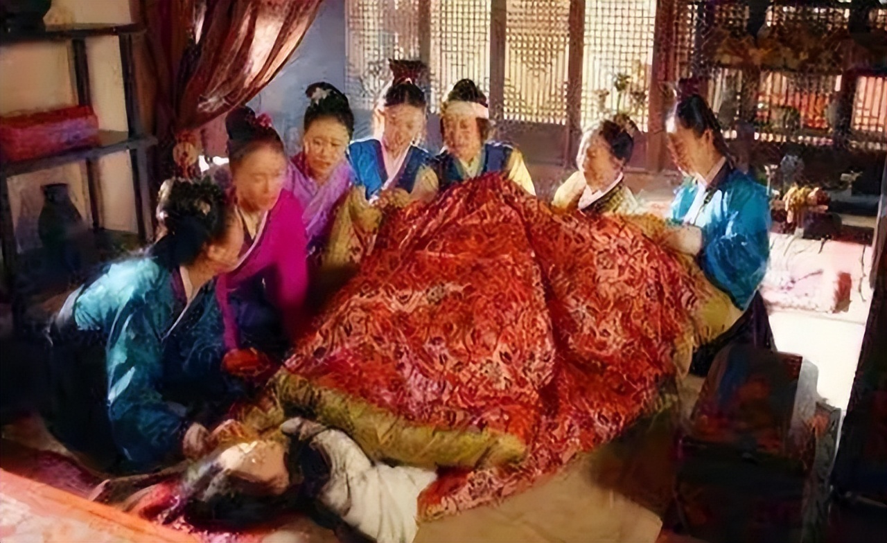 女子百年前被活埋,女子被活埋死后生男婴