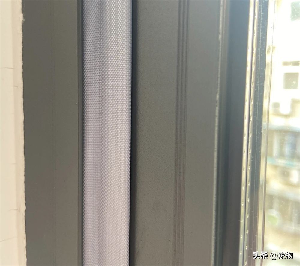 窗户缝漏风的处理办法,冬天窗户漏风怎么办一招教你解决