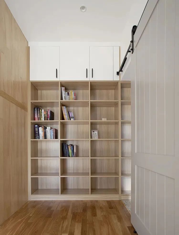 40㎡两室，狂打10处柜子，还住下一家四口人，绝了